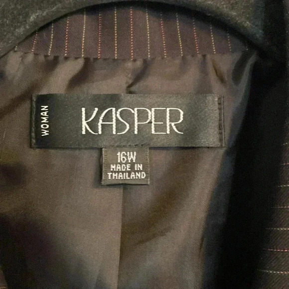 Kasper women’s blazer - black pinstripe (color stripes) size 16W- 3 buttons - Picture 2 of 5